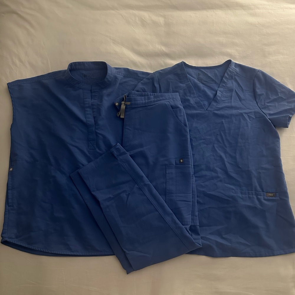 Figs Ceil Blue Scrub Bundle